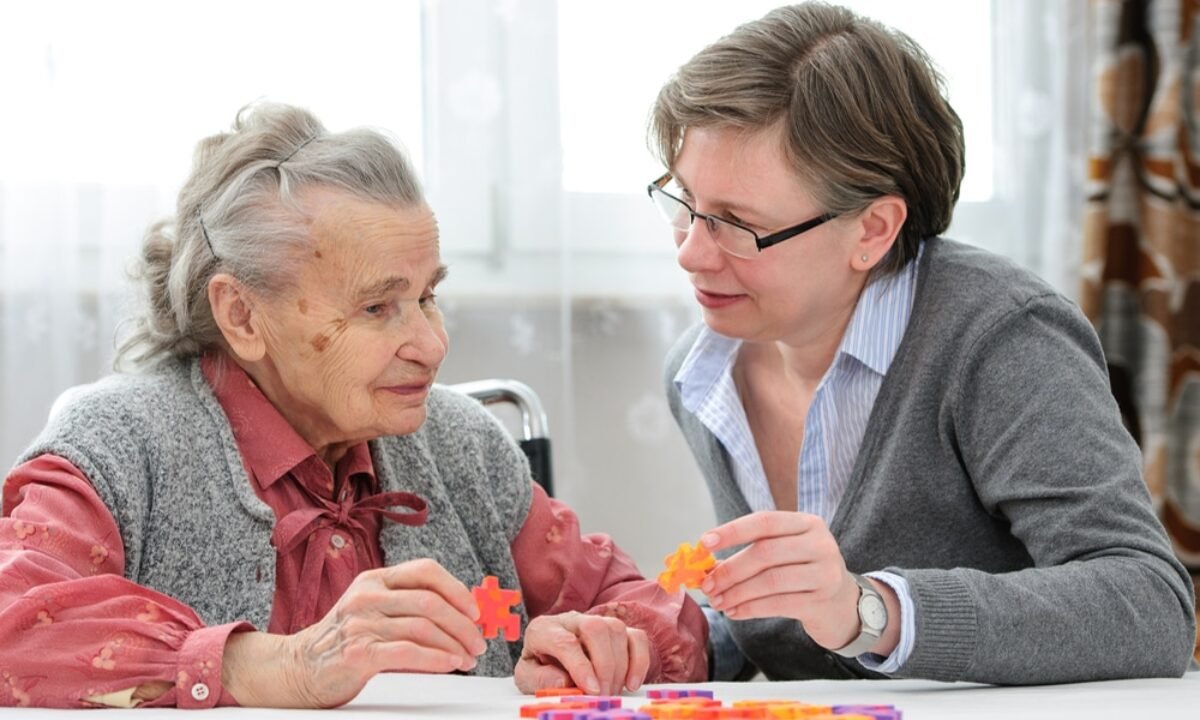 actividades recreativas en casa de adultos mayores