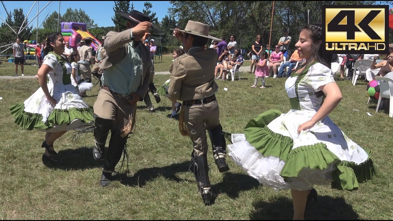 baile tradicional chileno en fiesta ranchera