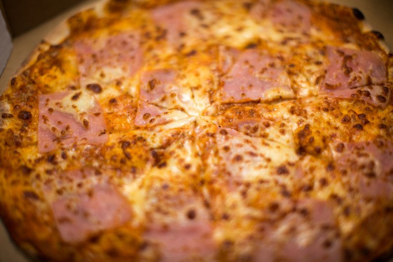 deliciosa pizza recien horneada