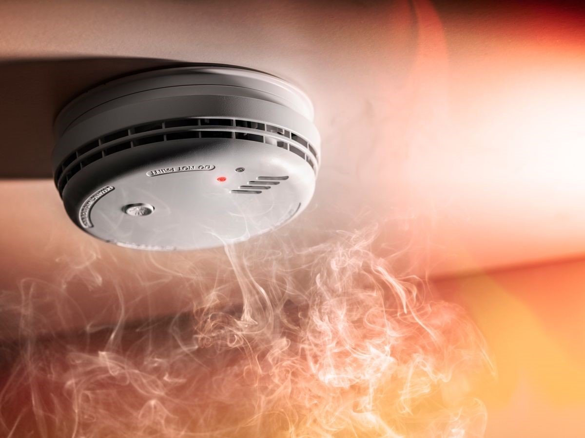 detector de humo y gas en accion