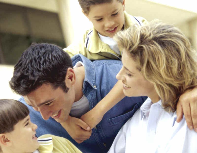 familia unida en apoyo y justicia