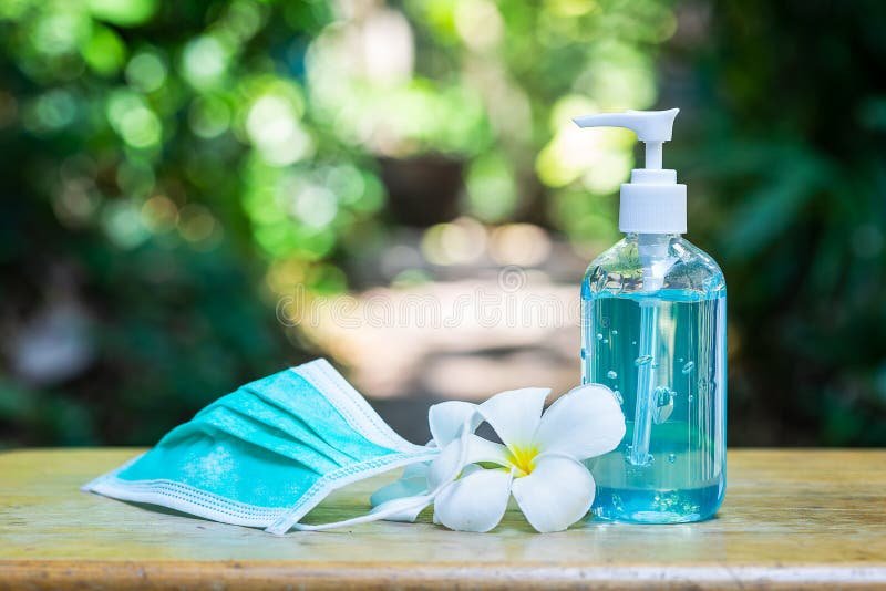 gel limpiador sobre fondo natural