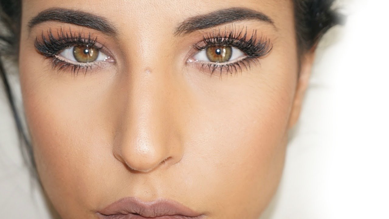 maquillaje de labios en tonos marrones